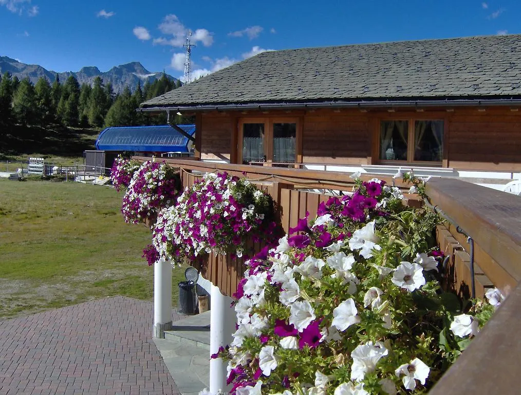Albergo Bucaneve Campodolcino 2*,  Italy
